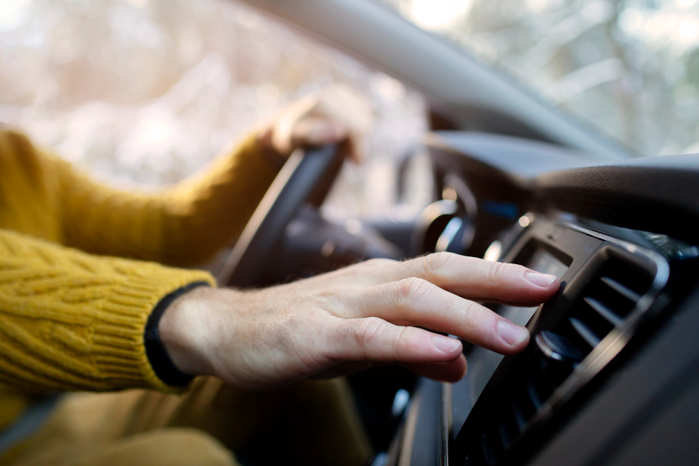 AC Mobil Cuma Keluar Angin? Simak 5 Penyebab Utama yang Harus Diwaspadai!