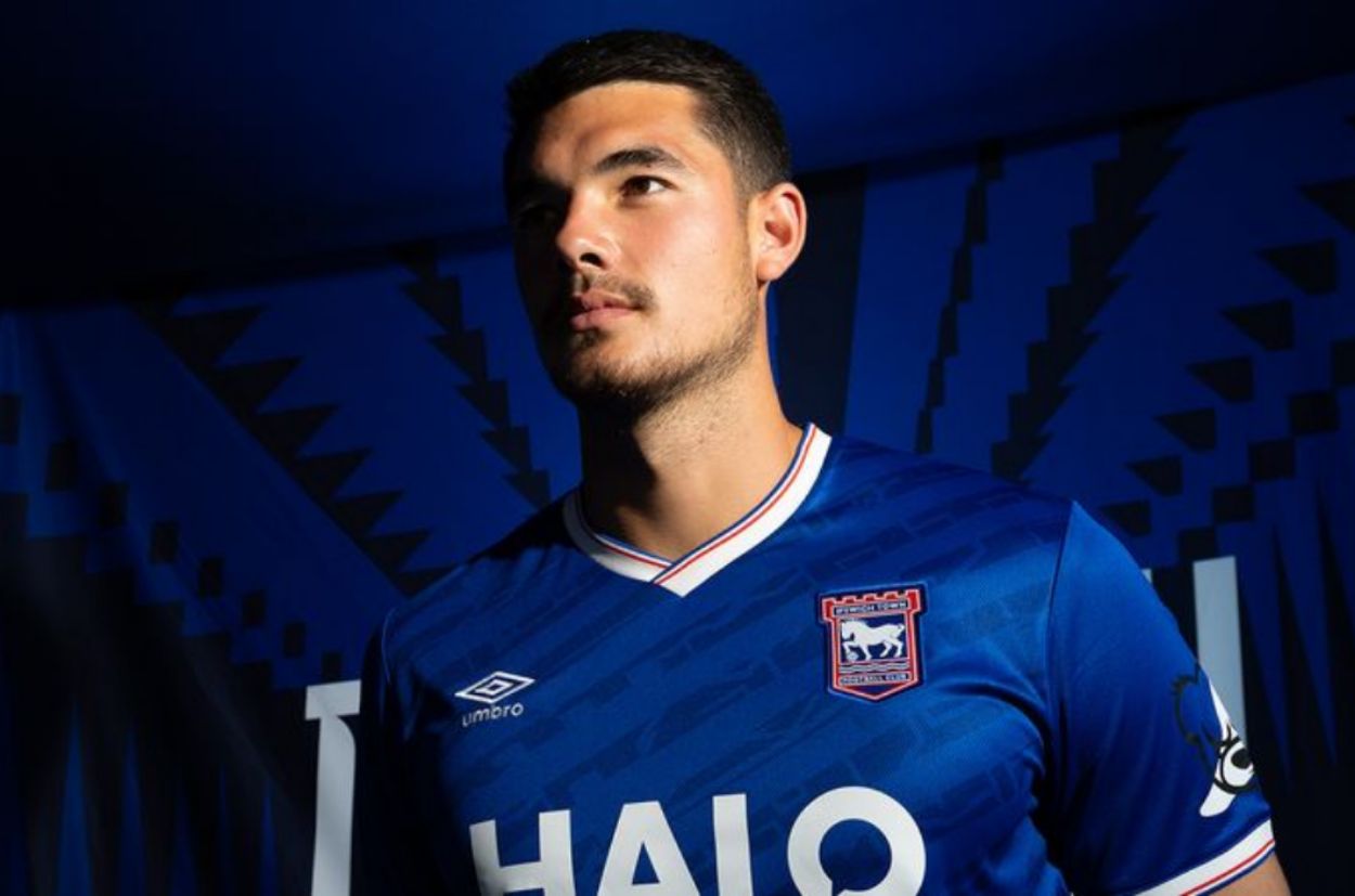 Bek Timnas Indonesia Elkan Baggott Teken Kontrak Baru Bareng Ipswich Town Hingga 2028