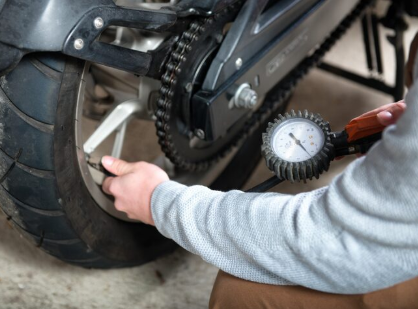 Ini Dia 7 Penyebab Ban Motor Sering Bocor yang Wajib Kamu Tahu!