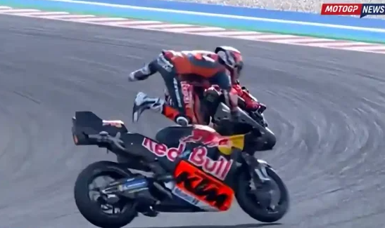 Pedro Acosta Hampir Celakakan Kameramen di MotoGP Hungaria 2025, Begini Kronologinya!