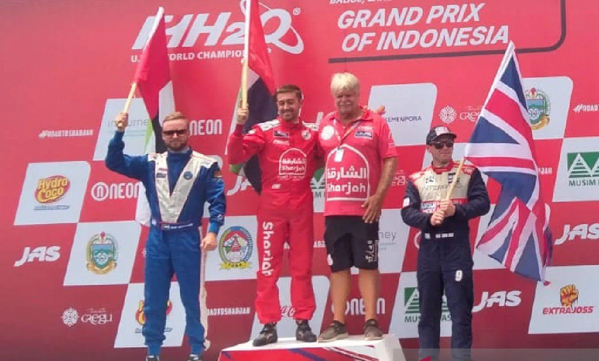 Rusty Wyatt Pertahankan Gelar Juara Dunia F1 Powerboat 2025 di Danau Toba