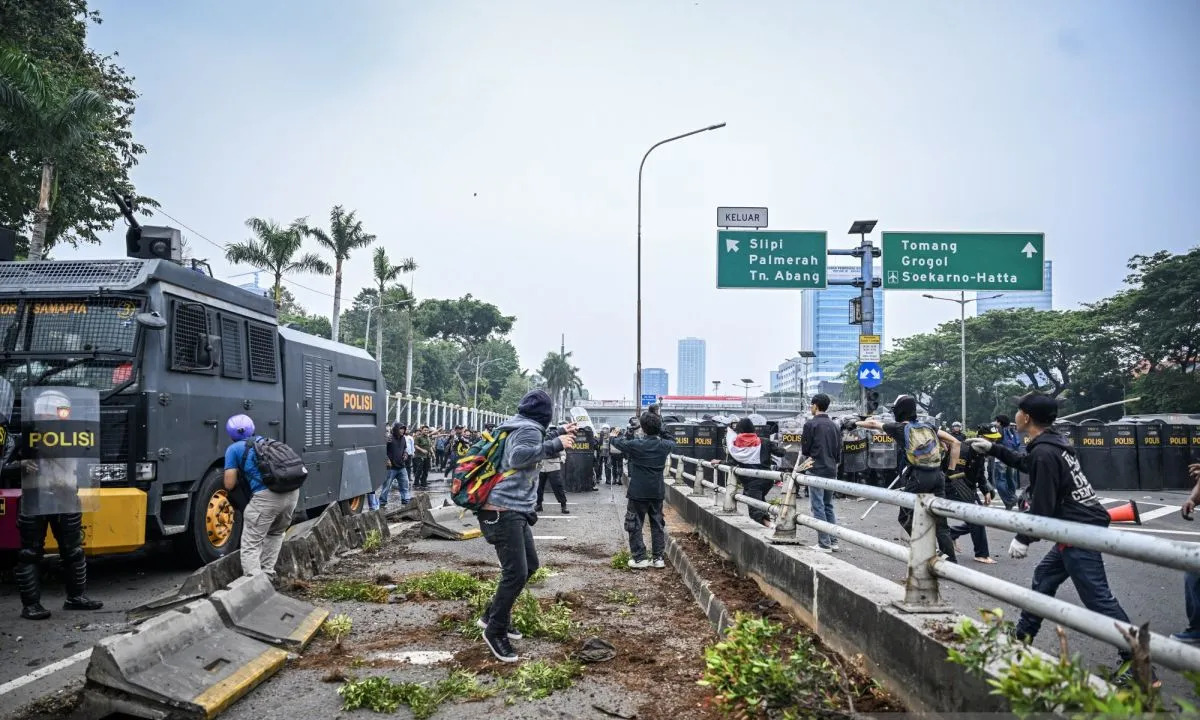 Lurah Manggarai Selatan dan Sopir Jadi Korban Amukan Massa di Slipi