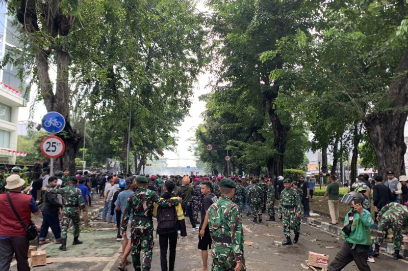 Demonstran Mundur dari Mako Brimob Usai Dialog dengan Pejabat TNI dan Brimob