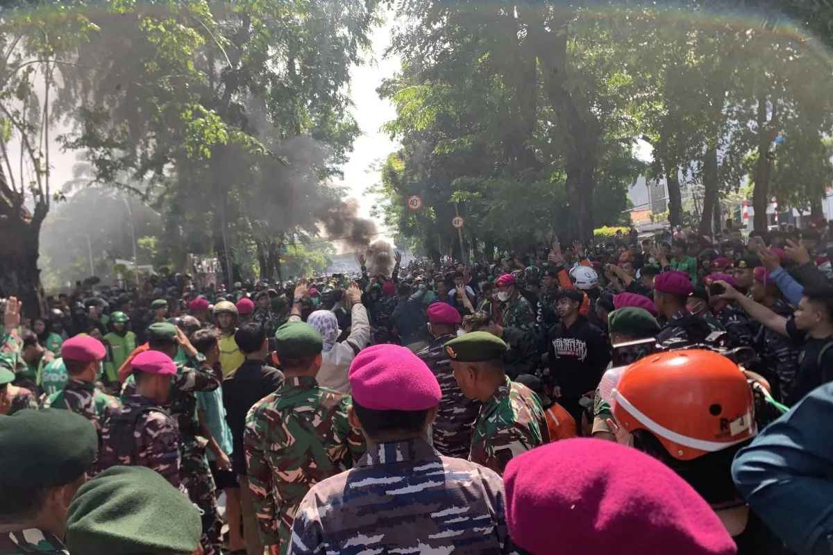 TNI AL Redam Massa dengan Ajak Berdialog di Mako Brimob Kwitang