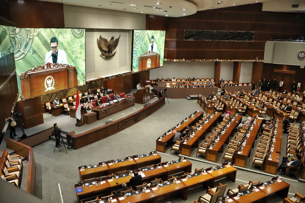 Nggak Nyangka! Ternyata Segini Total Gaji dan Tunjangan Anggota DPR, Pantesan Bikin Heboh!