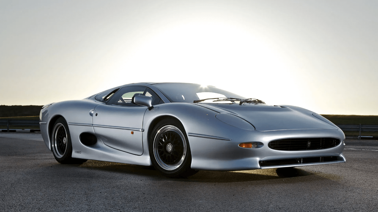 Jaguar XJ220 Supercar Langka Dilelang, Pernah Jadi Mobil Tercepat di Dunia