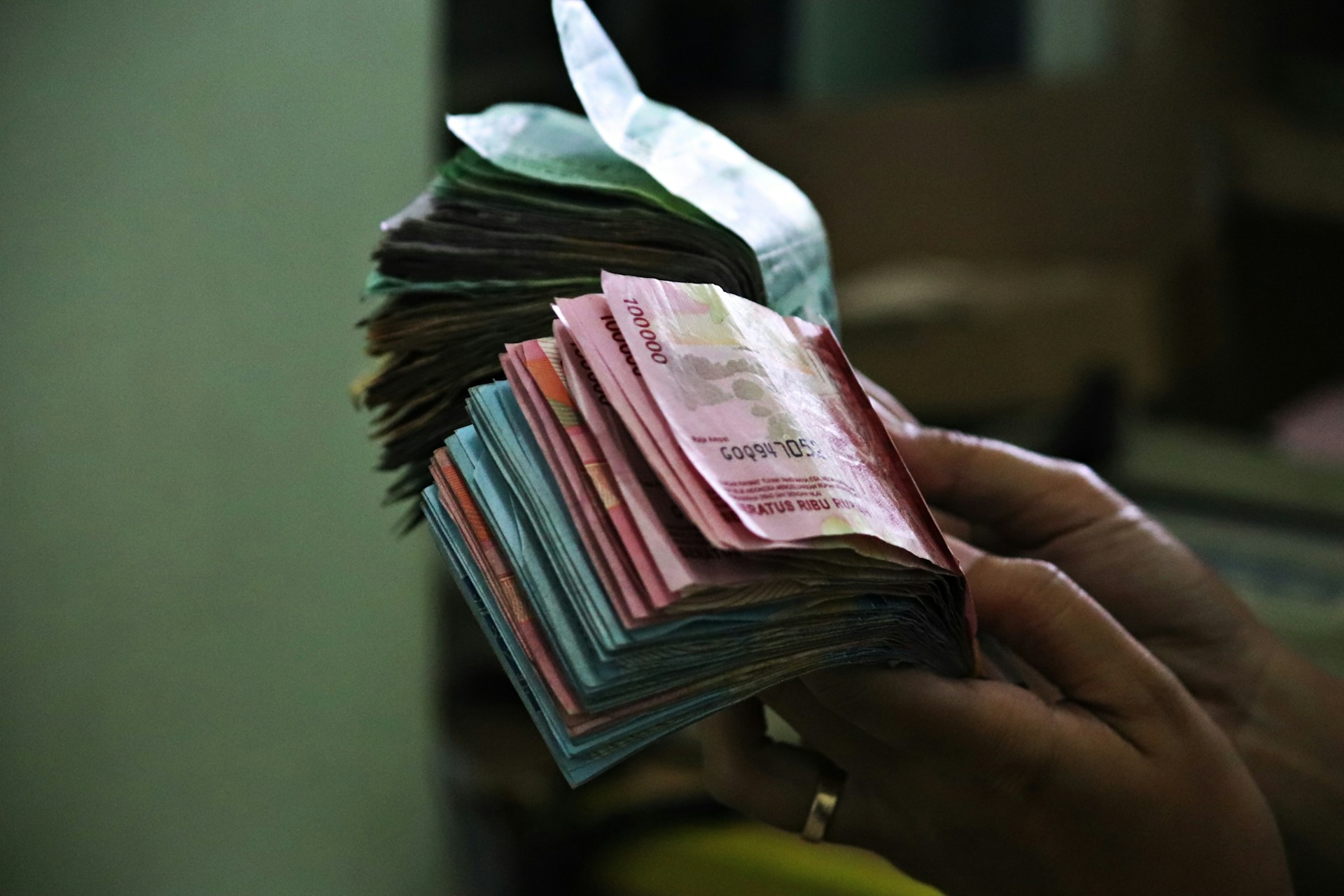Penasaran berapa gaji lulusan S1? Ini Dia Jurusan Kuliah dengan Gaji Paling Tinggi di Indonesia Menurut Data BPS