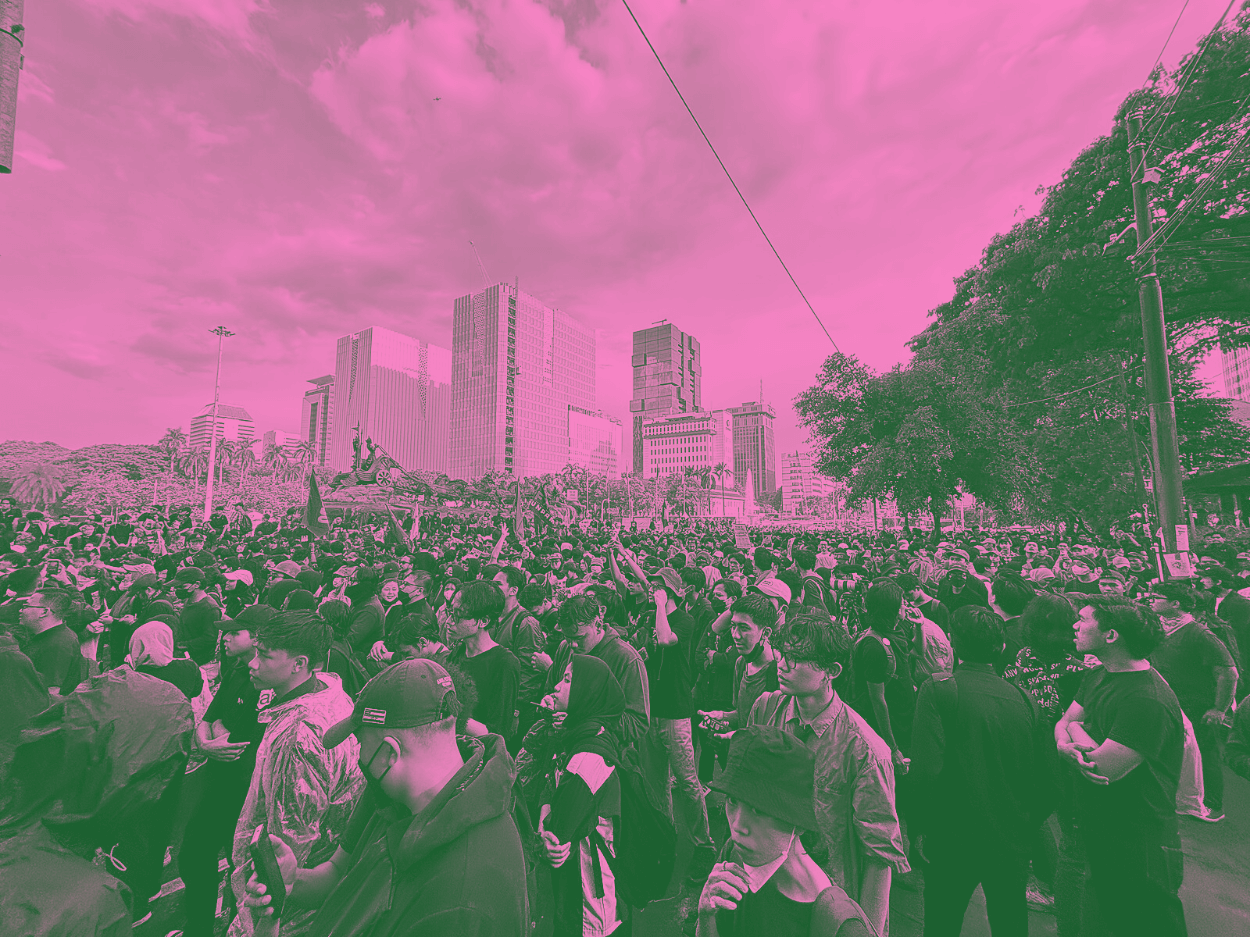 Tren Solidaritas 'Brave Pink Hero Green' Banjiri Media Sosial, Ini Makna dan Cara Edit Foto dengan Template Resminya