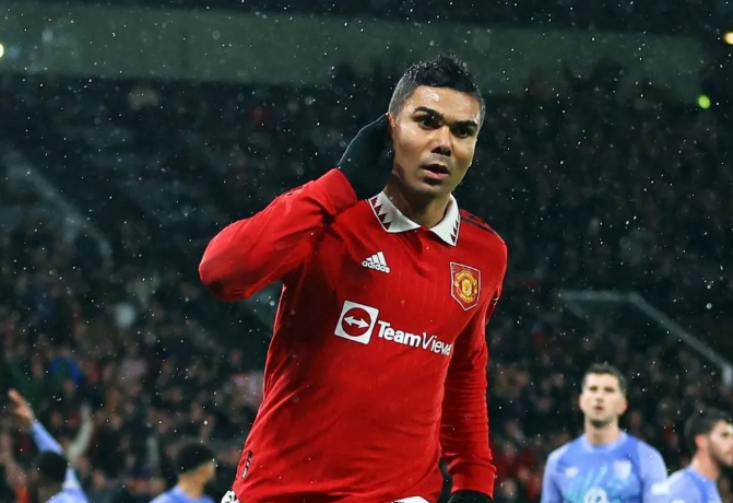 Casemiro Tinggalkan Manchester United Akhir Musim 2025/2026? Fabrizio Romano Buka Suara Soal Masa Depan Sang Gelandang!