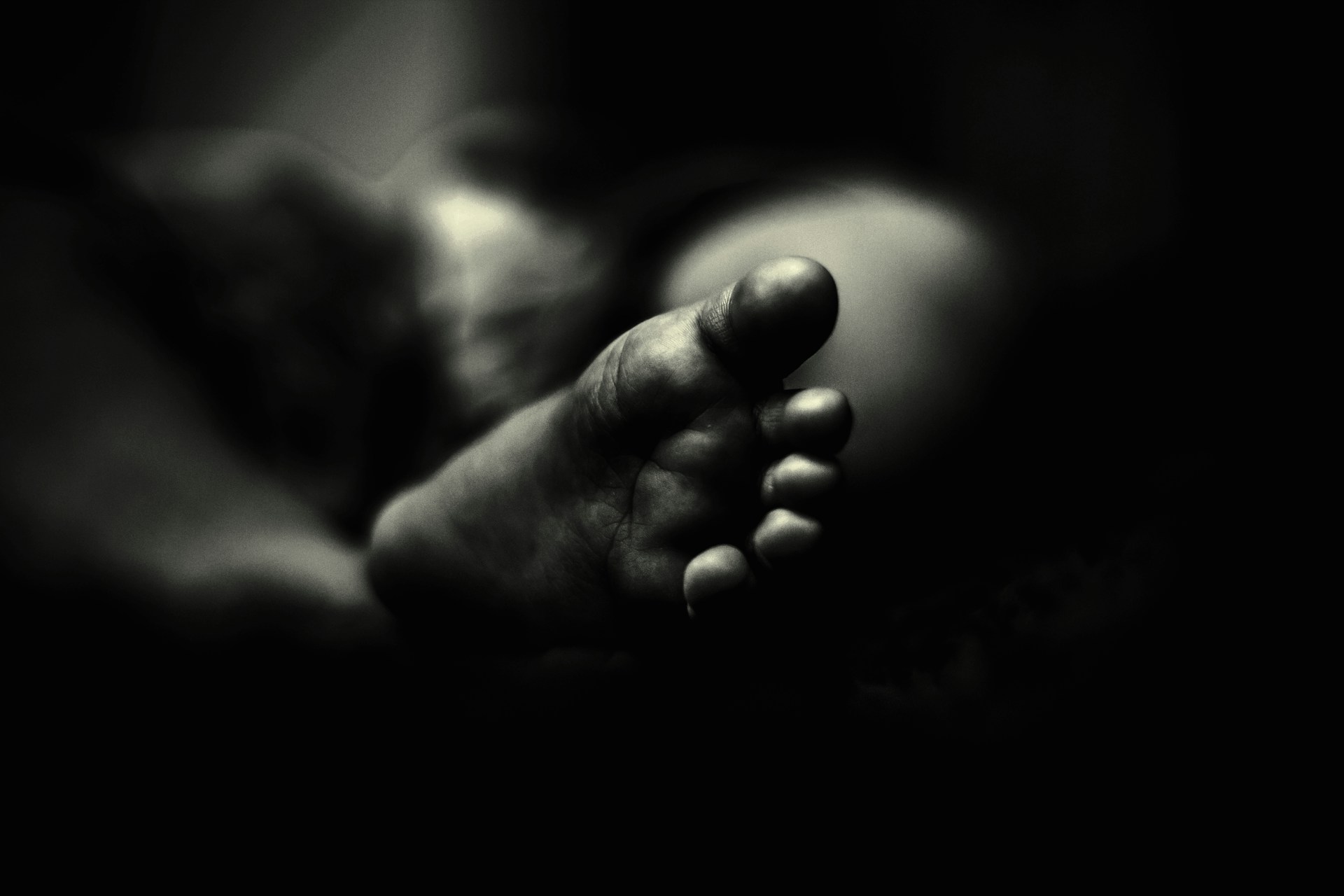 Misteri Kematian Bayi di Lemari, Keluarga Ungkap Proses Otopsi Selesai, Tapi Hasil Belum Diterima?