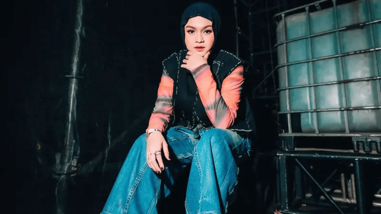 Salma Salsabil Kejutkan Penonton Pestapora 2025 dengan Kabar Kelahiran Anak Pertama