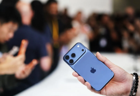 iPhone 17 Baru Launching, Kok Saham Apple Malah Anjlok?