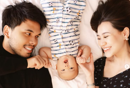 3 Bulan Disembunyikan, Aaliyah Massaid dan Thariq Halilintar Resmi Kenalkan Wajah Anak Pertamanya!
