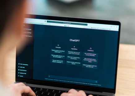 ChatGPT Sering Ngaco? OpenAI Temukan Biang Keroknya dan Janjikan Perubahan Besar!