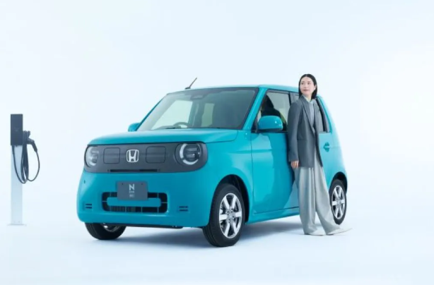 Honda N-ONE e: Mobil Listrik Mini dengan Fitur One Pedal, Bikin Nyetir di Kota Makin Praktis!