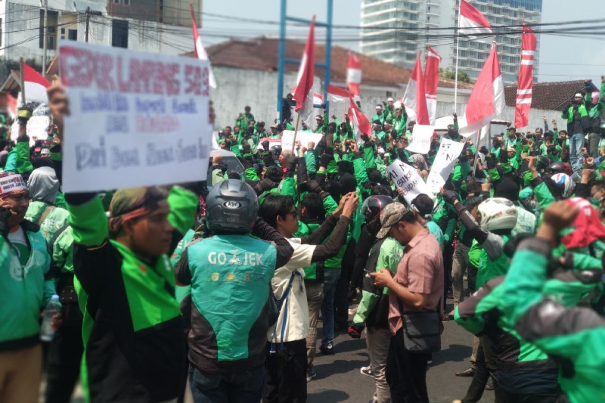 Demo Ojol Hari Ini di Istana-DPR, Desak Presiden Prabowo Copot Menteri Perhubungan