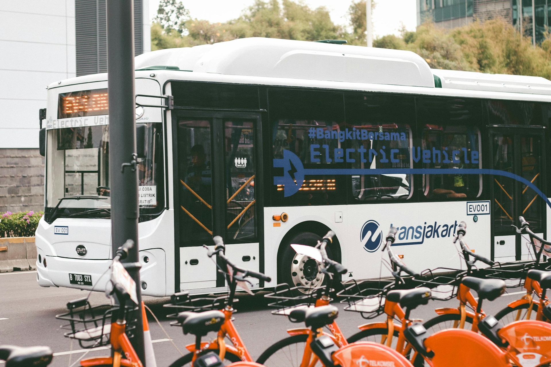 Promo Gila-gilaan! Naik Transjakarta, MRT, dan LRT Cuma Rp 1, Cek Tanggalnya Biar Nggak Ketinggalan