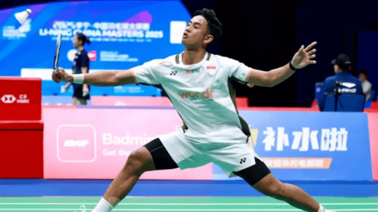 Alwi Farhan Tersingkir di 16 Besar China Masters 2025, Akui Strategi Gagal Total Lawan Li Shi Feng