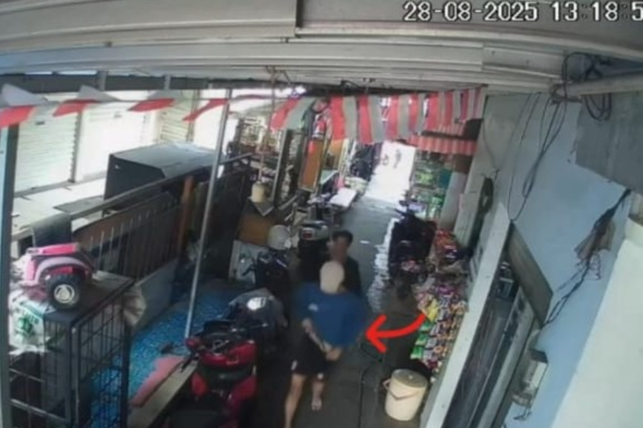 Mengerikan! Aksi Pembunuhan di Cilincing Terekam CCTV, Pelaku Terlihat Santai Selipkan Pisau Usai Beraksi