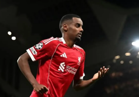 Derbi Merseyside Panas! Slot Belum Pastikan Isak Tampil Lawan Everton, Fans Liverpool Deg-degan!