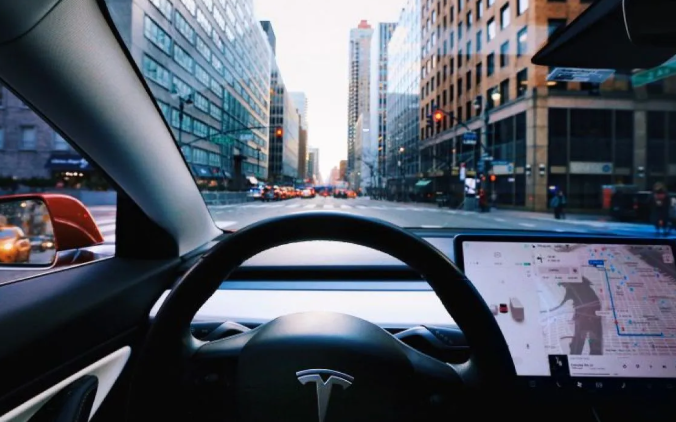 Tesla Robotaxi Mulai Uji Coba di Arizona, Saingan Waymo dan Uber Makin Panas!