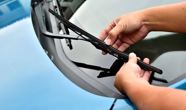 Jangan Tunggu Kaca Mobil Baret! Ini Tanda Wiper Harus Segera Diganti