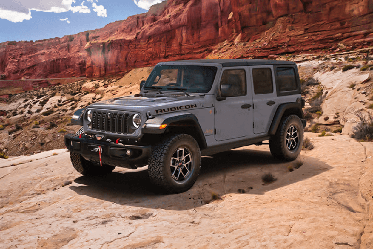 Jeep Wrangler 4-Door Rubicon Raih Gelar 'Best All Rounder Car 2025'