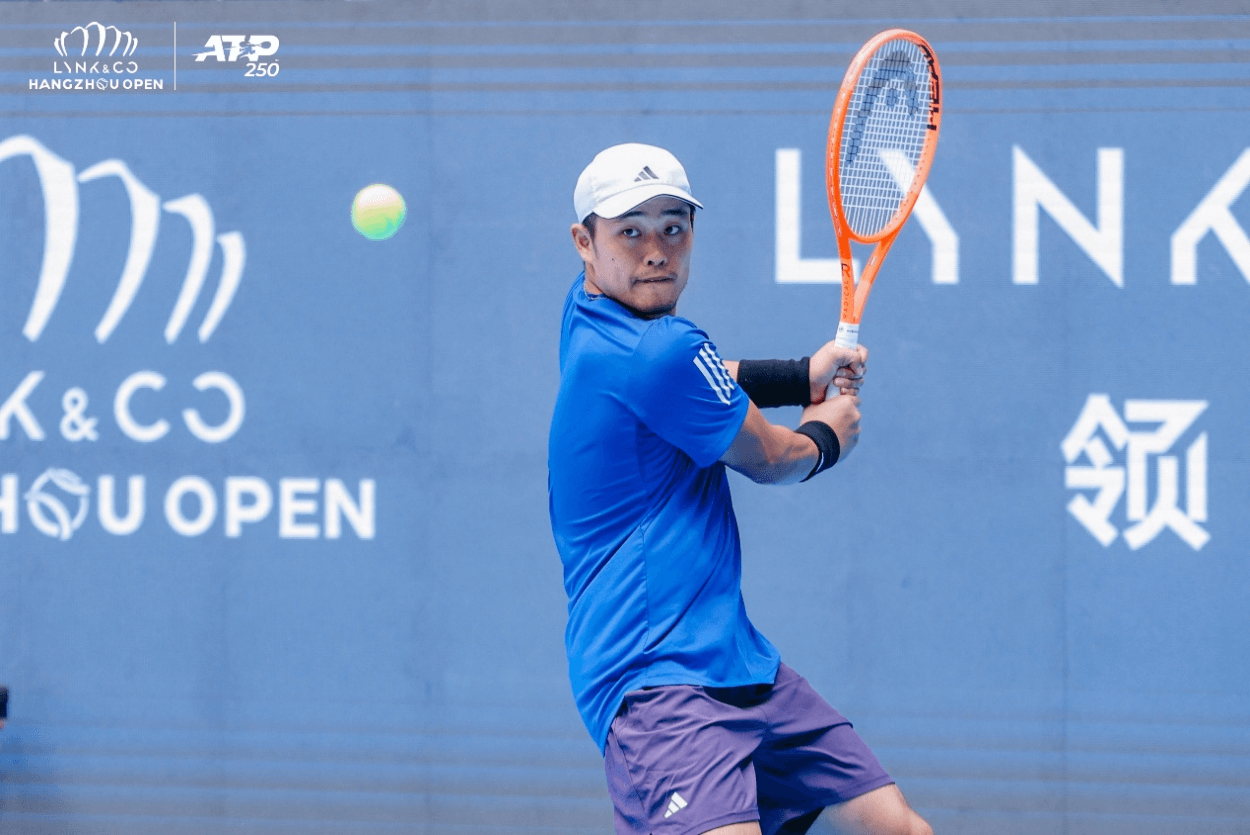 Wu Yibing Bikin Kejutan! Singkirkan Medvedev di Perempat Final ATP Hangzhou