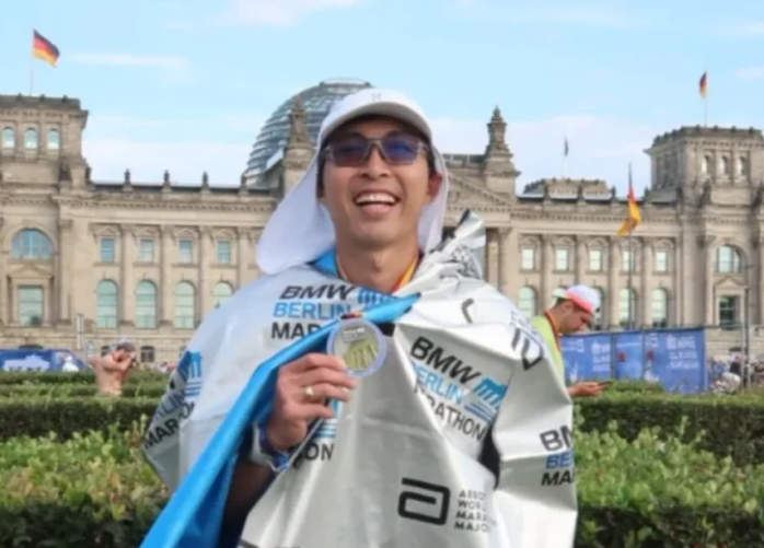 Dokter Tirta Kena Heat Stroke tapi Tetap Sukses Tuntaskan Berlin Marathon 2025!