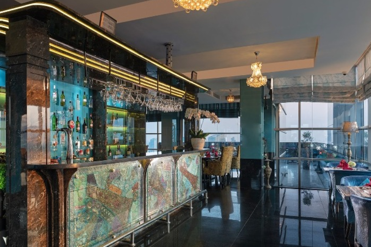Restoran India Terbaik di Jakarta, Man Aur Tan Manhattan Hotel Tawarkan Pemandangan Indah Langit Ibu Kota!