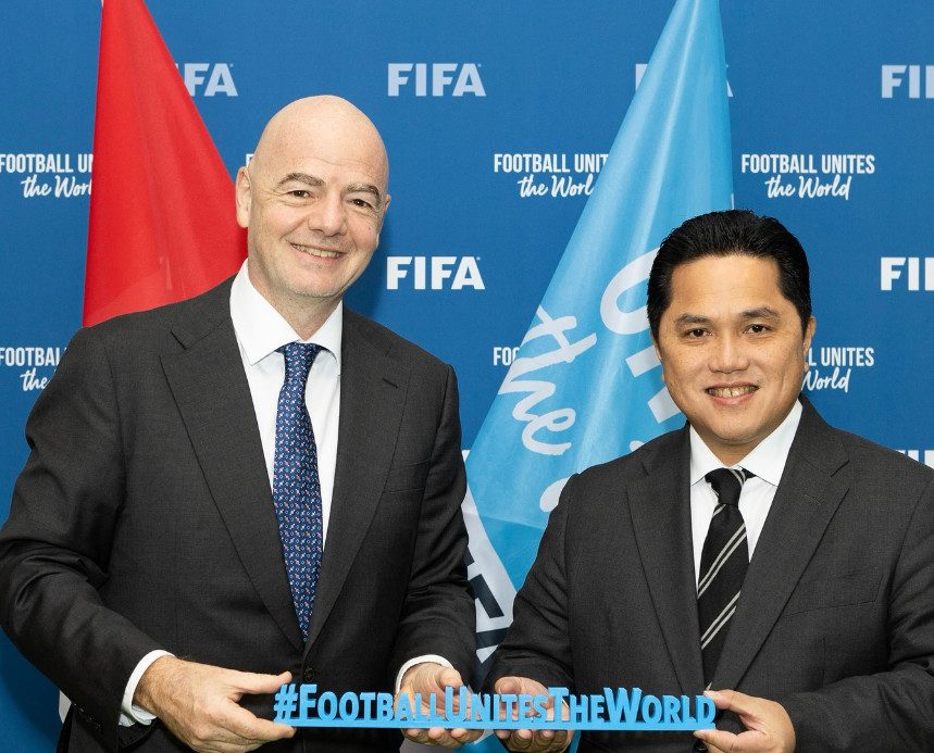 Nggak Jadi Mundur, Erick Thohir Direstui FIFA Rangkap Jabatan