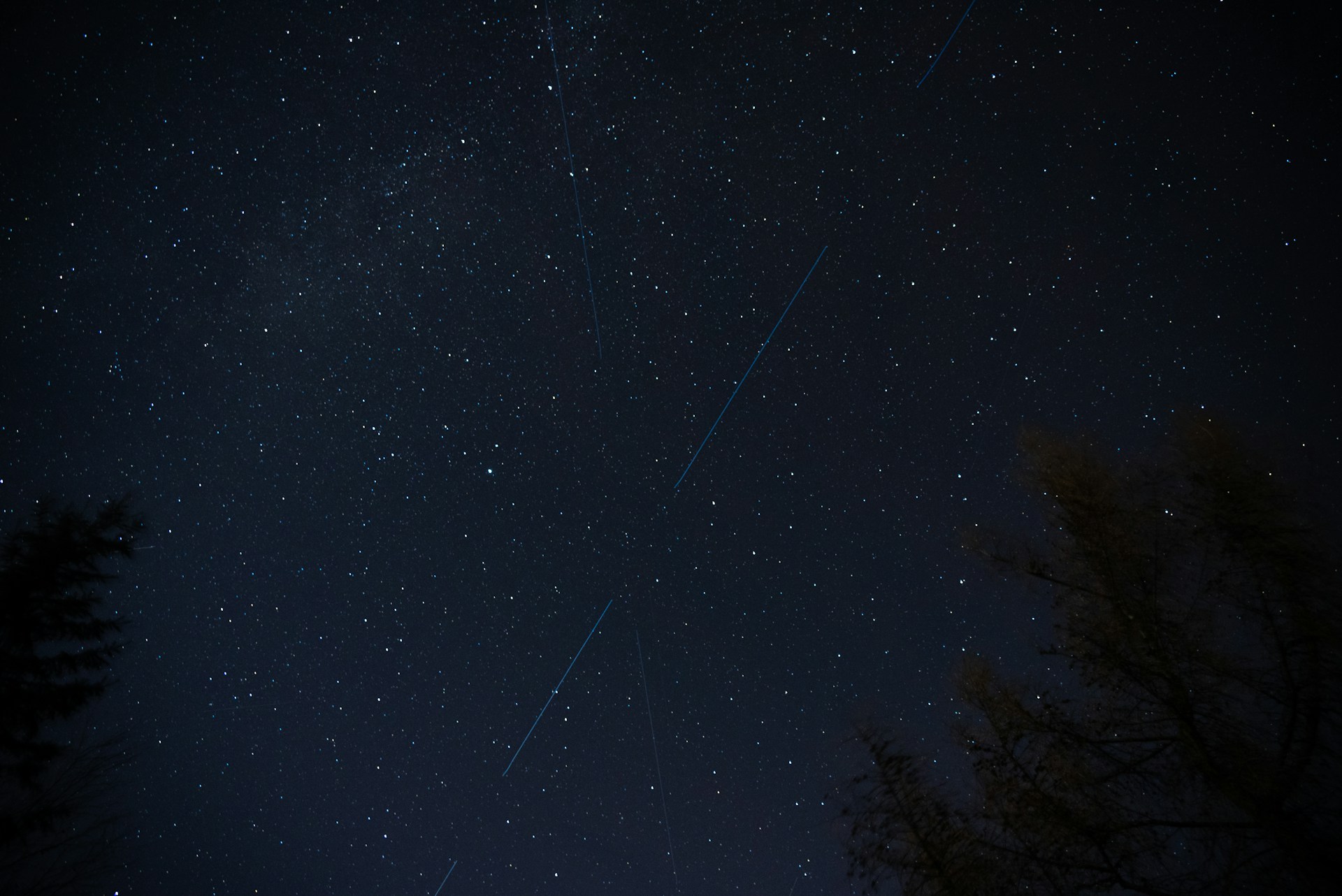 Siap-siap! Hujan Meteor Sextantids Akan Muncul 27 September 2025: Ini Waktu dan Tips Nontonnya!