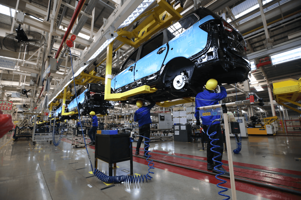Wuling Catat Sejarah, Jadi Pabrikan China Pertama dengan Produksi Penuh di Indonesia