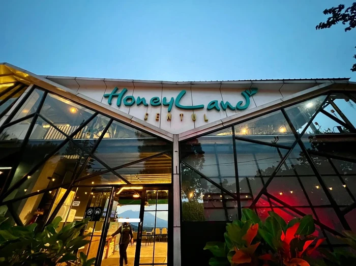 9 Hidden Gem Kafe dan Resto Sentul dengan View Alam yang Bikin Betah: Waktunya Healing!