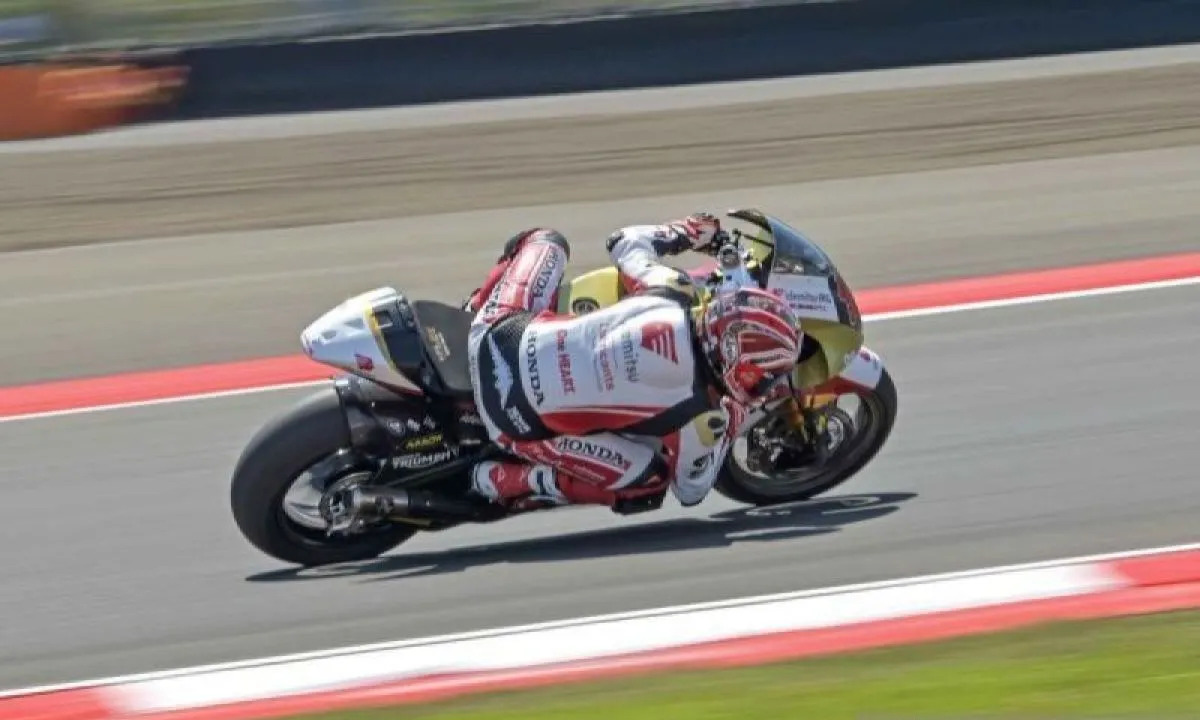 Mario Suryo Aji Start ke-25 di Moto2 Jepang 2025, Siap Tempur dari Belakang!