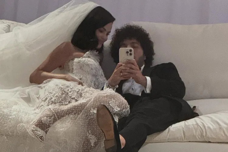 Resmi! Selena Gomez Menikah dengan Benny Blanco di California
