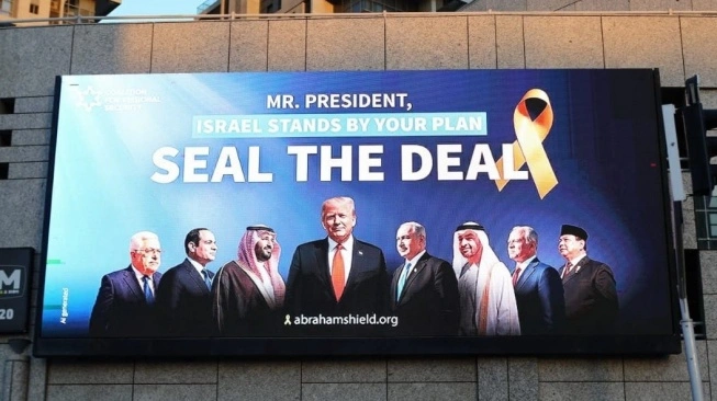 Propaganda Israel Pakai Foto Prabowo di Papan Reklame: Muluskan Rencana Trump di Gaza?