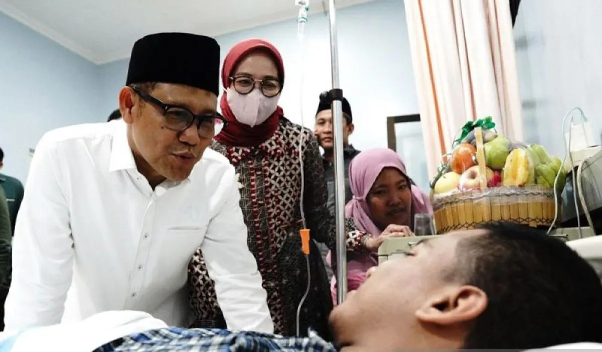 Bangunan Ponpes Ambruk di Sidoarjo, Menko PM Angkat 4 Korban Selamat Jadi Anak Asuh hingga Kuliah!