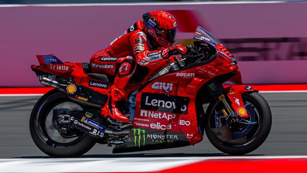 Insiden di Lap Pertama, Marc Marquez Minta Maaf Usai Senggol Alex Rins di Sprint Race Mandalika