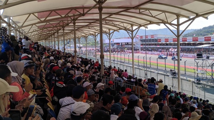 Rekor Baru! Penonton MotoGP Mandalika 2025 Tembus 140 Ribu Orang