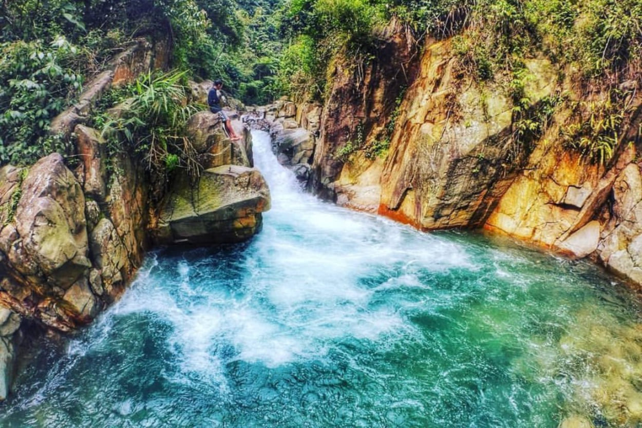 7 Rekomendasi Tempat Healing Sentul Paling Hits 2025, dari Curug Leuwi Hejo hingga Sawah