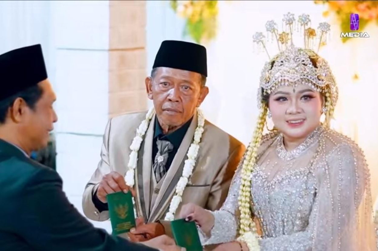 5 Fakta Viral Kakek 74 Tahun Nikahi Gadis 24 Tahun di Pacitan: Mahar Rp 3 Miliar dan Isu Djarum Group!