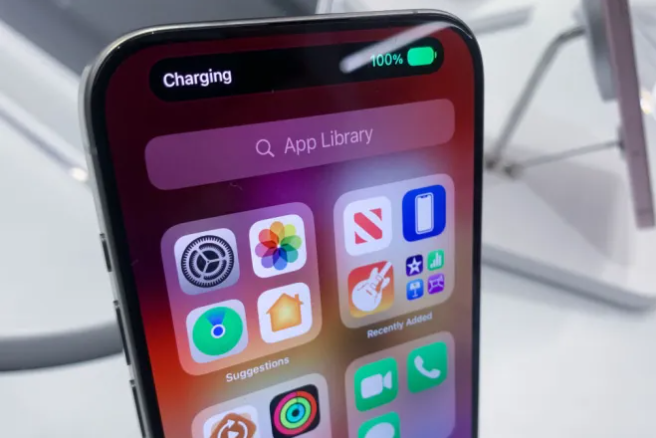 Apple di Persimpangan: Akankah Siri Versi AI Baru Kembalikan Tahta Aplikasi?