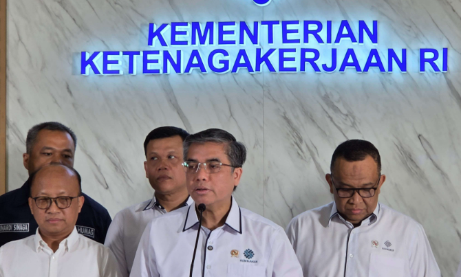 Kemnaker Targetkan Buka 100 Ribu Lowongan Magang 2025, Kesempatan Emas Buat Gen Z Dapet Pengalaman Kerja Nyata!