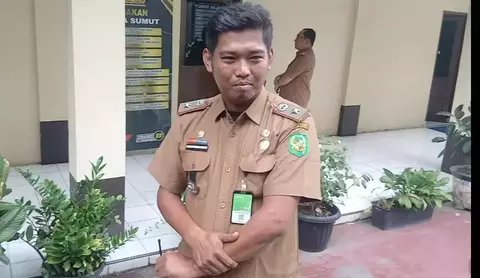 Penghinaan! Lurah di Medan Didorong Warga ke Parit Saat Bongkar Polisi Tidur Berpaku