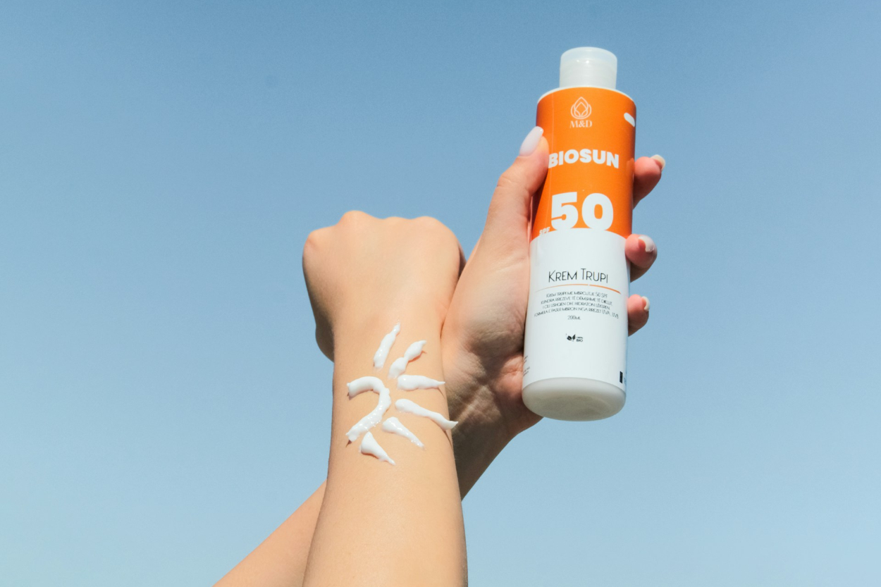 Gerah Maksimal! Ini 5 Sunscreen Wajib Punya Agar Kulit Aman dari Sinar UV Ekstrem