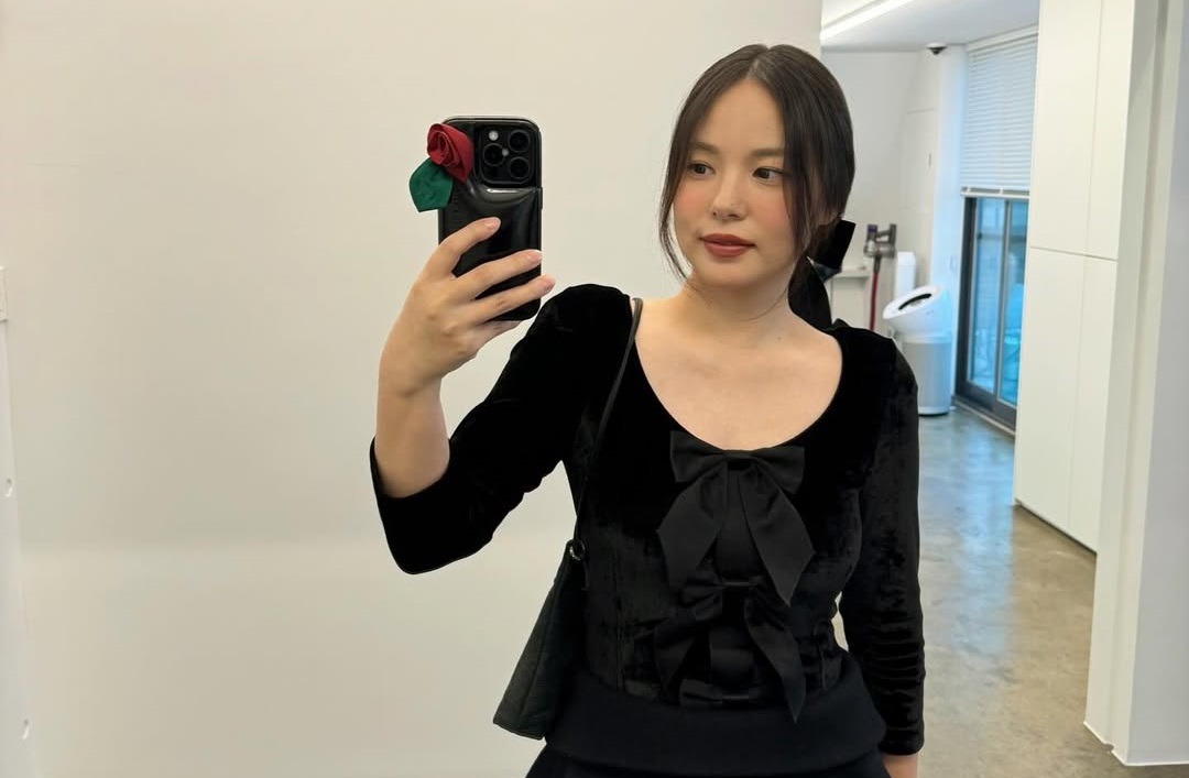 Min Hyo Rin Tunjukkan Respons Elegan Usai Dikritik Gemuk oleh Netizen