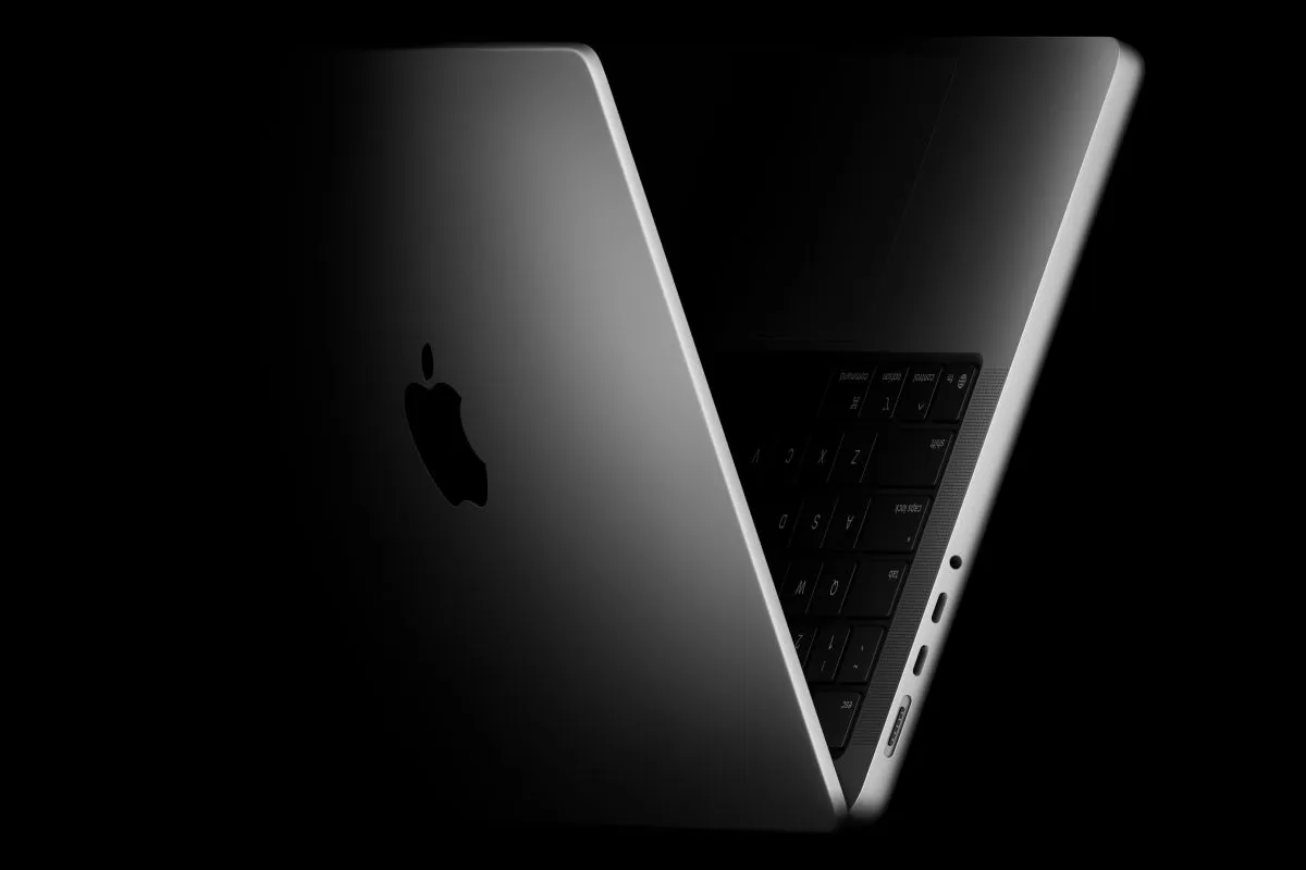 Apple Resmi Rilis MacBook Pro 14 Inci dengan Chip M5, Tawarkan Lompatan Besar di Performa AI
