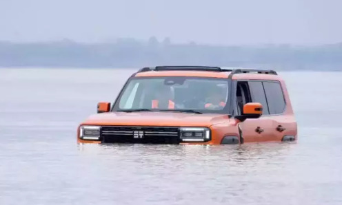 Mobil Hybrid Chery Bikin Heboh! Jetour Zongheng G700 Berhasil Menyebrangi Sungai Terbesar di China!