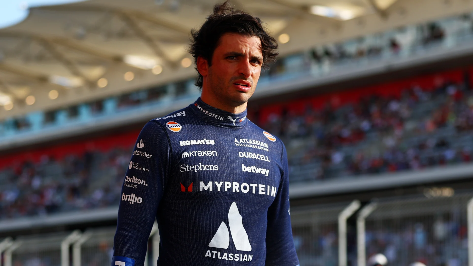 Carlos Sainz Kena Penalti Setelah Insiden dengan Antonelli, Turun 5 Grid di GP Meksiko